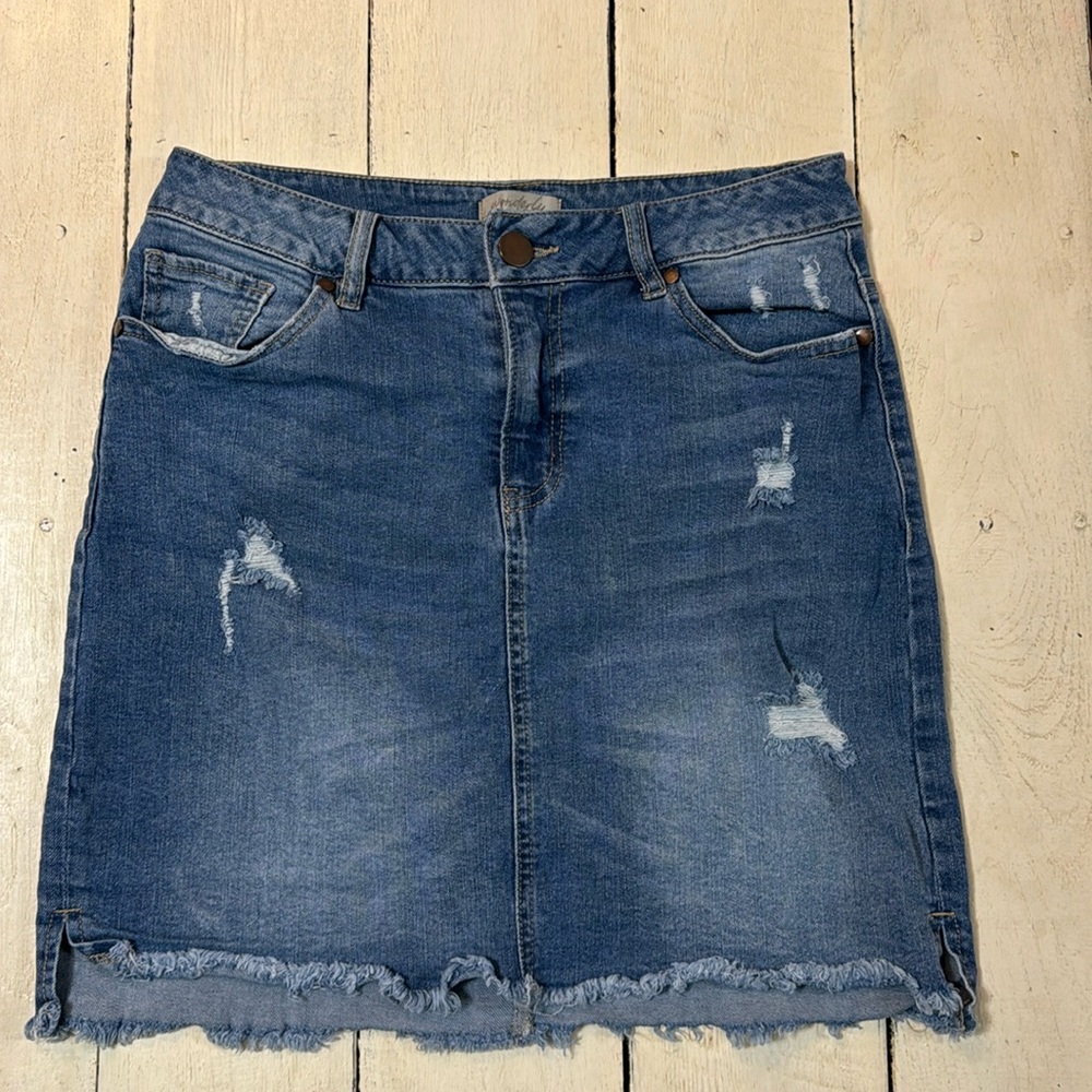 Wonderly curvy blue jean skirt